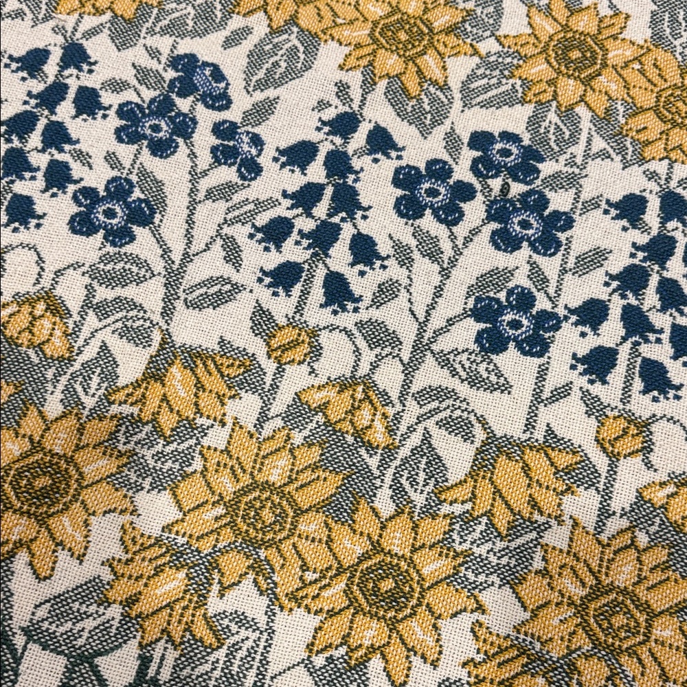 Crown Crafts Floral Patterned Throw Blanket Sunflowers Garden Home - Picture 4 of 5